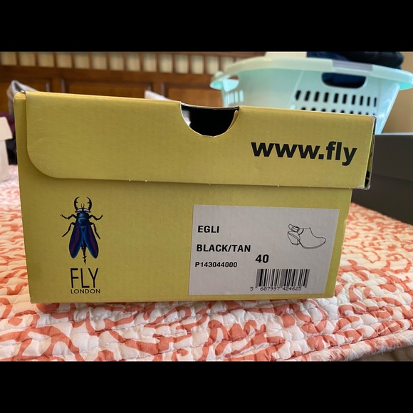 Fly London Clogs - Picture 2 of 2